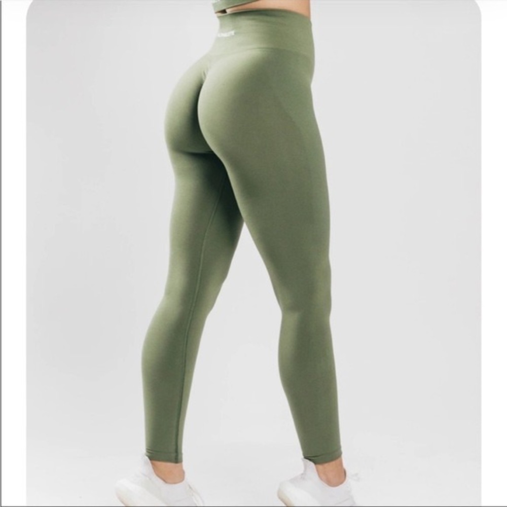 Alphalete amplify leggings dusty green